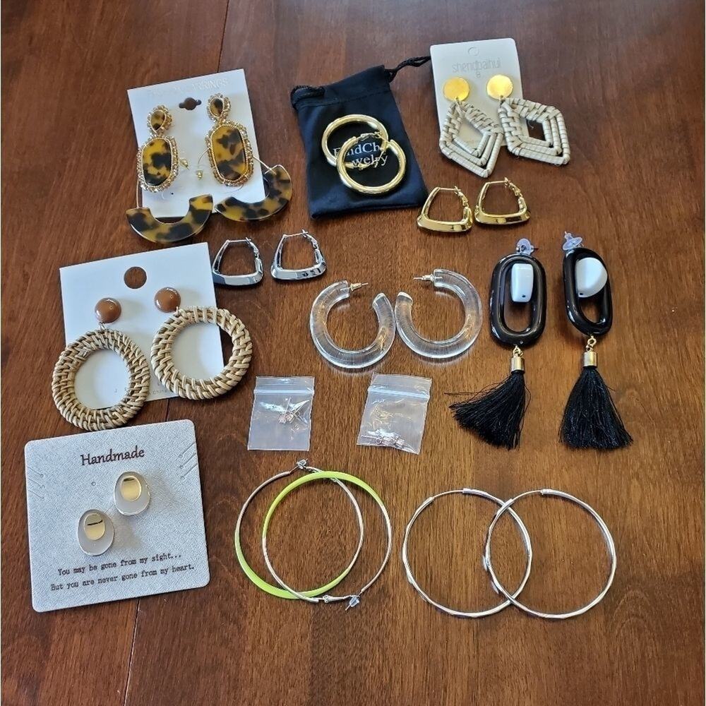 HUGE BUNDLE‎ of earrings lot 2
